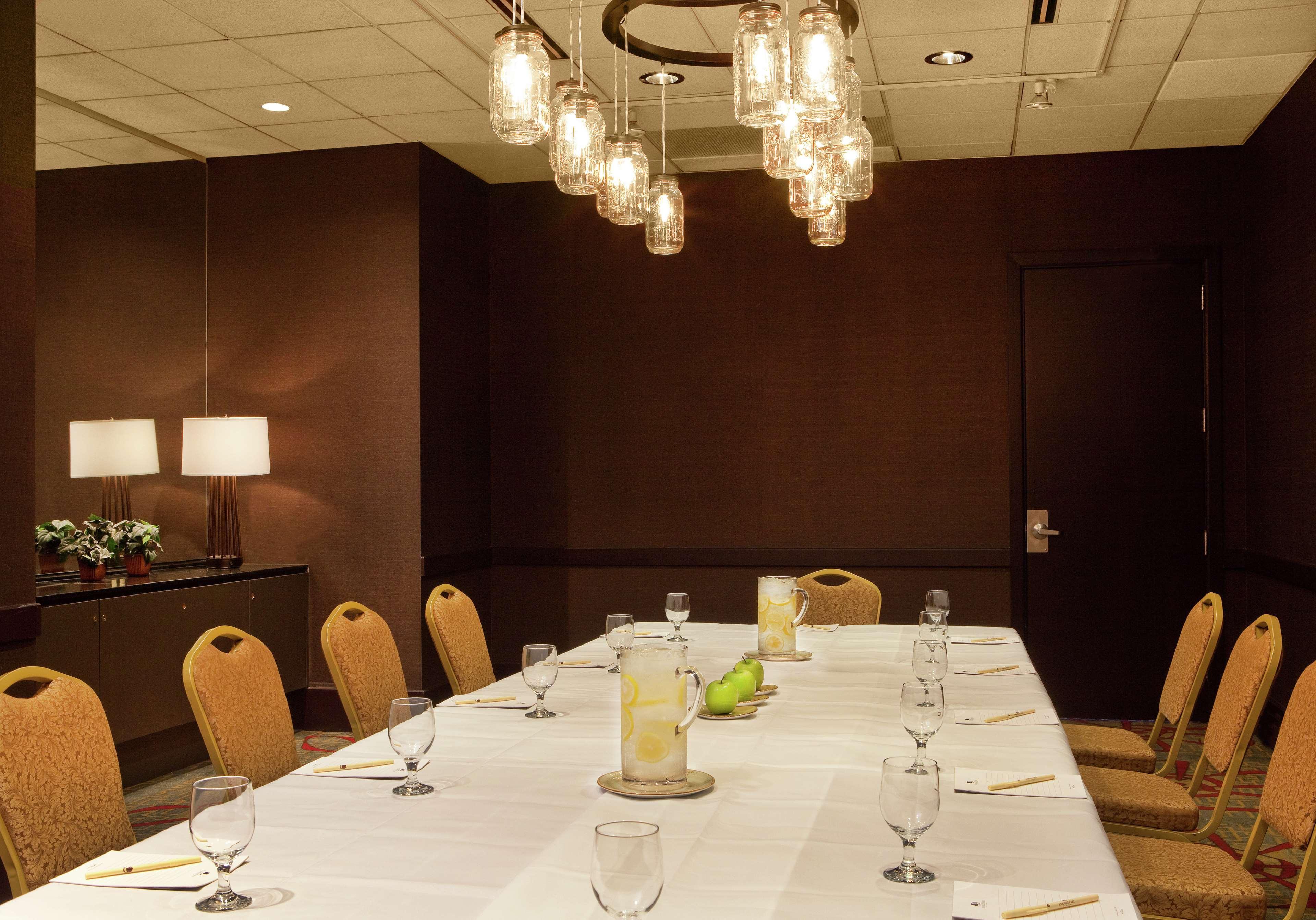 Doubletree By Hilton Hotel Nashville Downtown Экстерьер фото