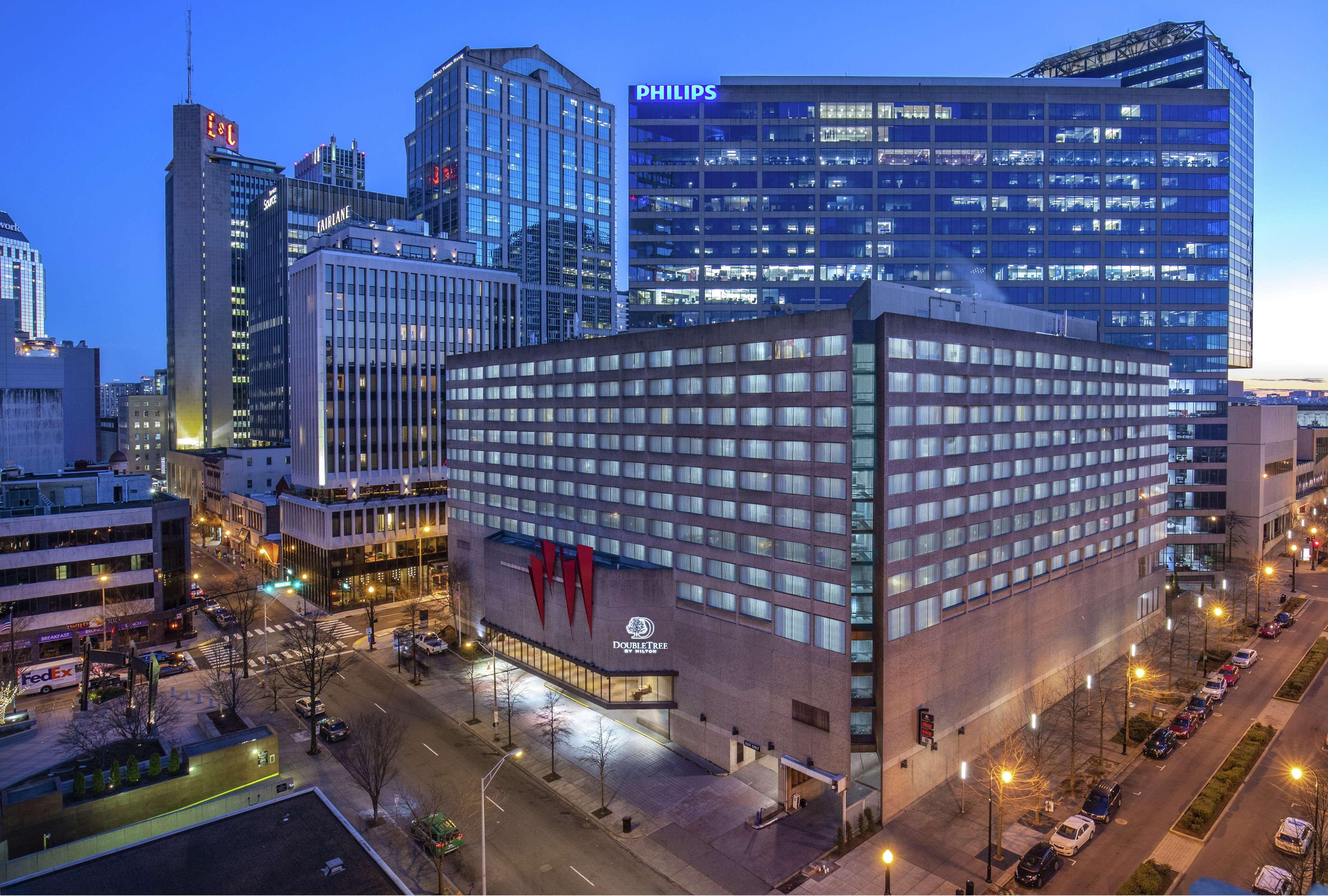 Doubletree By Hilton Hotel Nashville Downtown Экстерьер фото