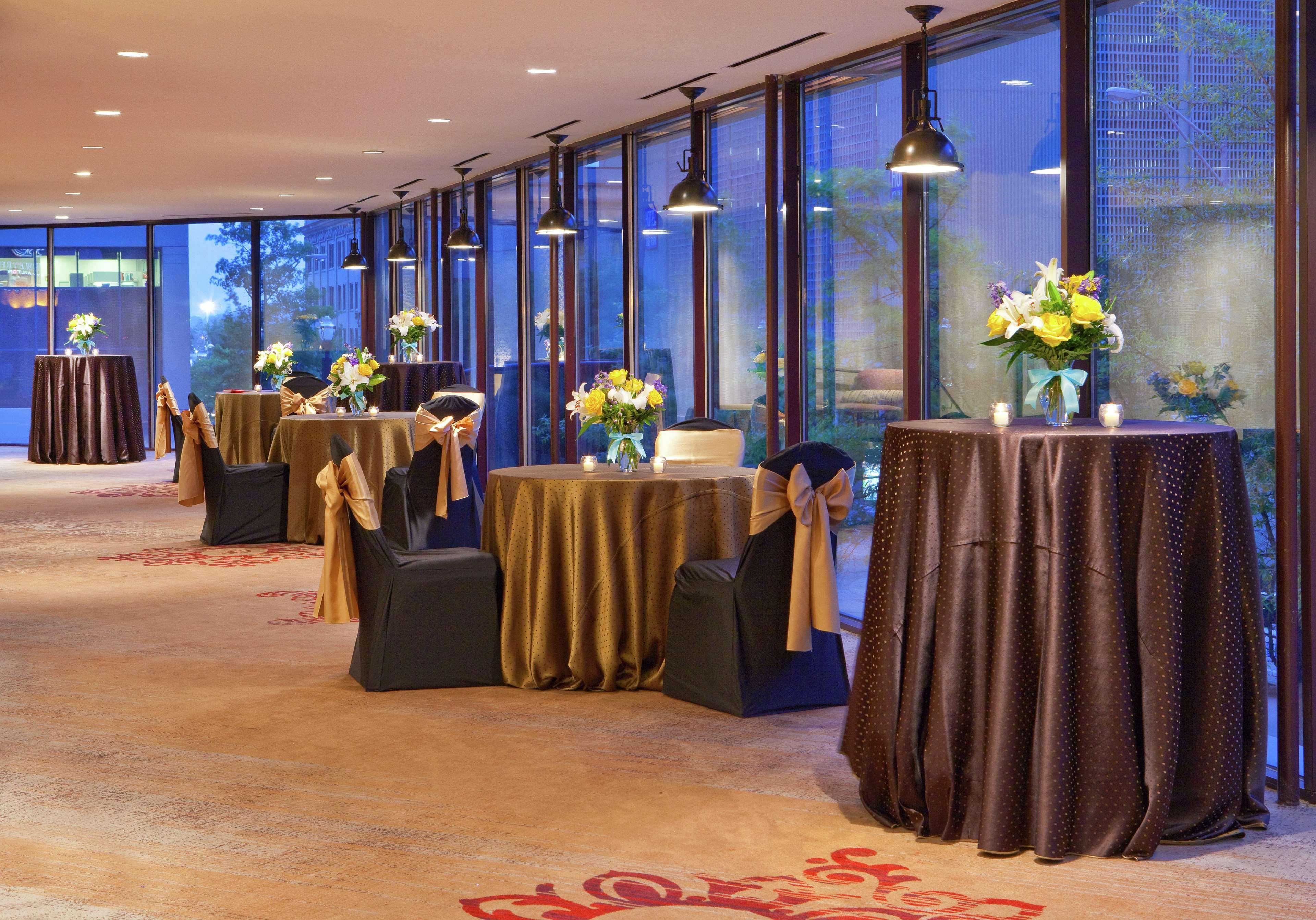 Doubletree By Hilton Hotel Nashville Downtown Экстерьер фото