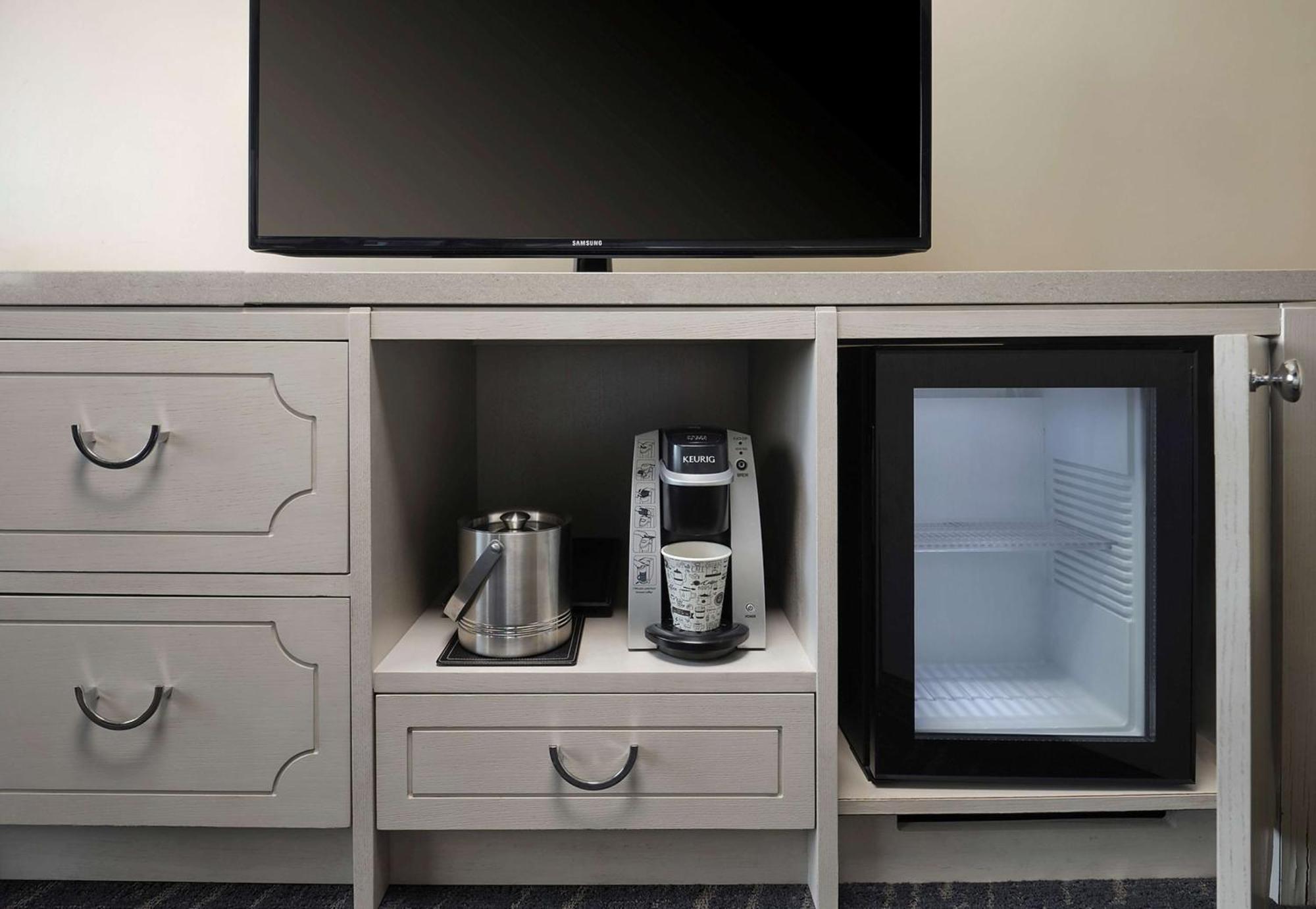 Doubletree By Hilton Hotel Nashville Downtown Экстерьер фото