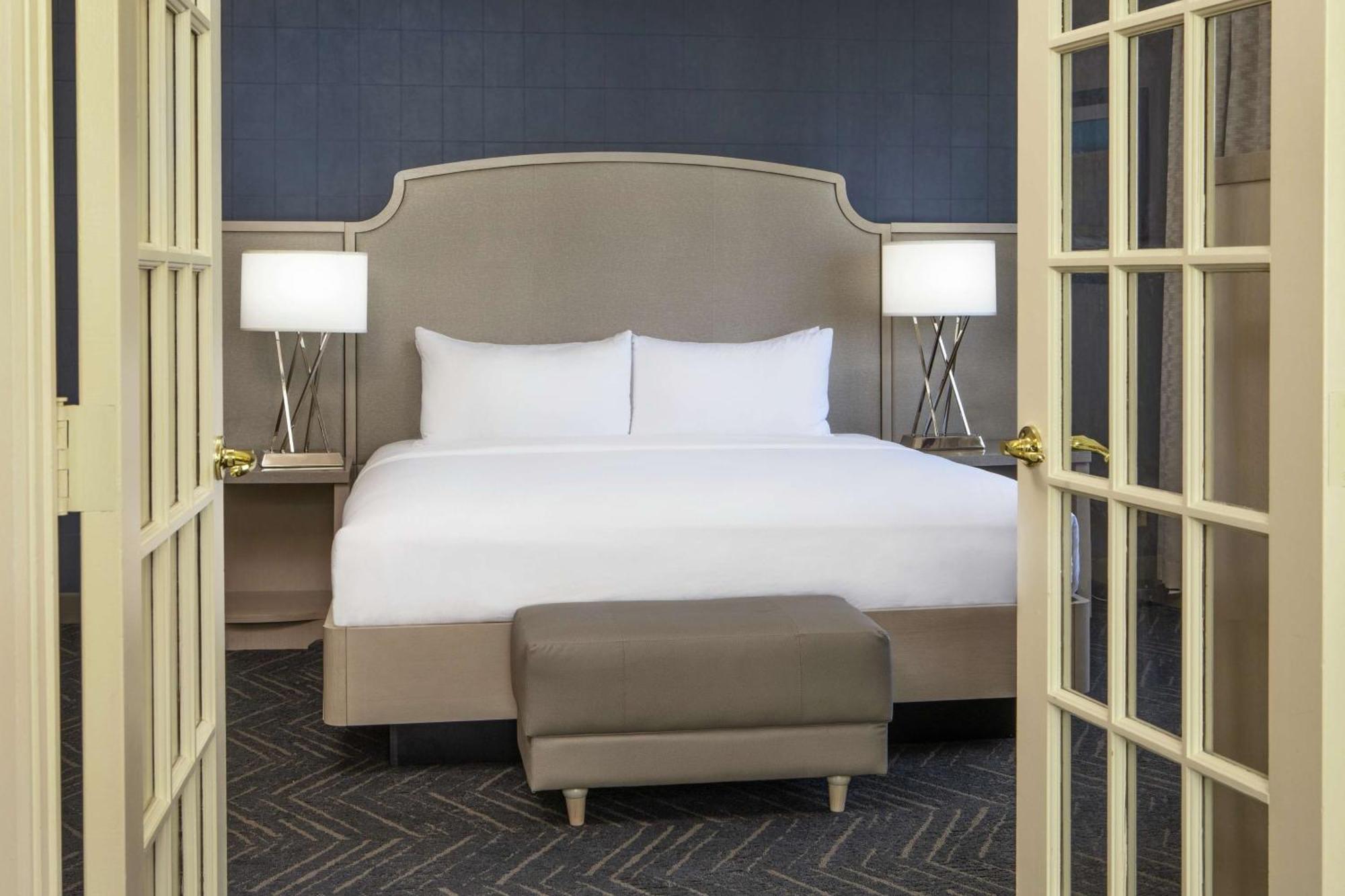 Doubletree By Hilton Hotel Nashville Downtown Экстерьер фото