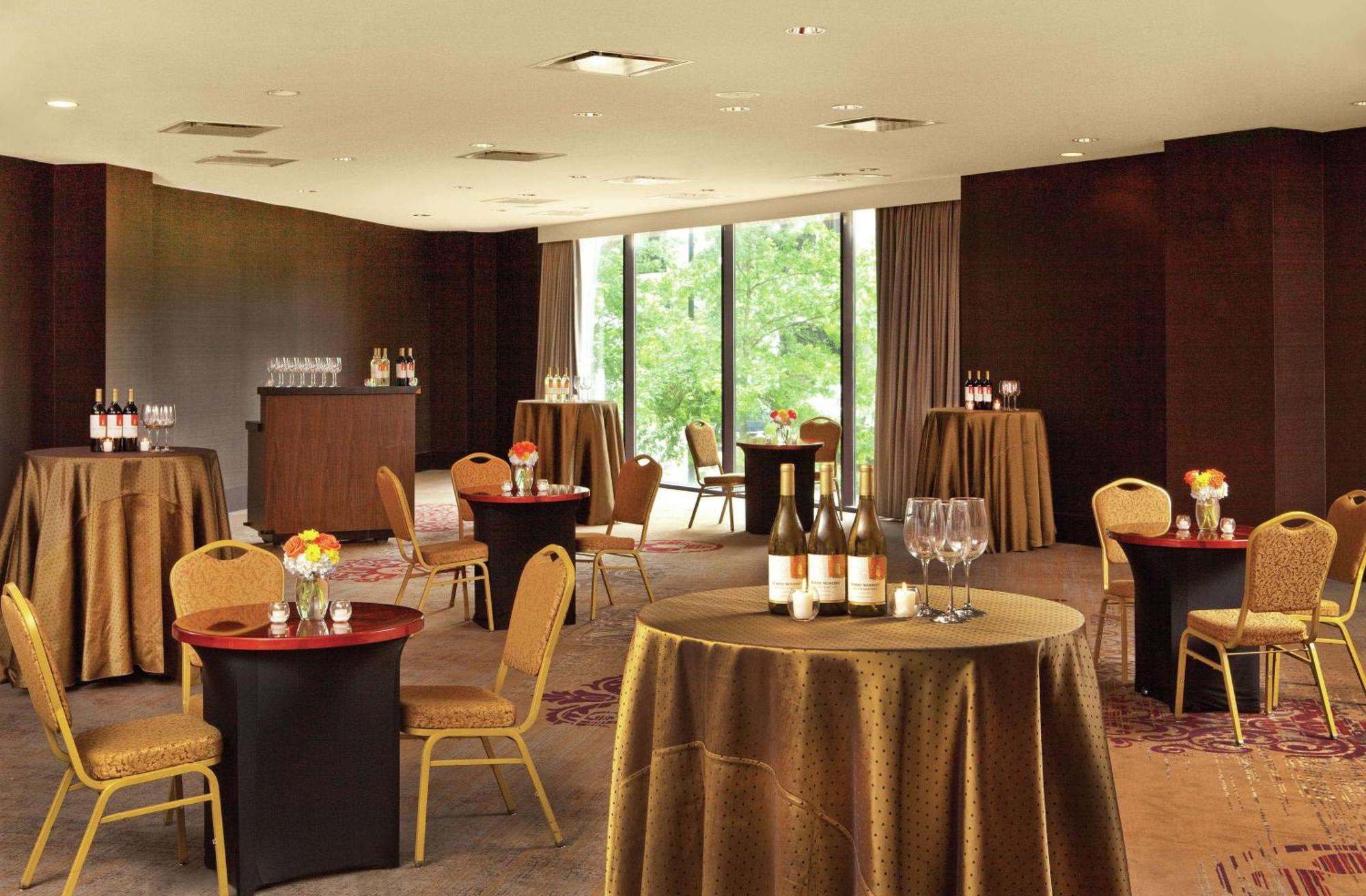 Doubletree By Hilton Hotel Nashville Downtown Экстерьер фото