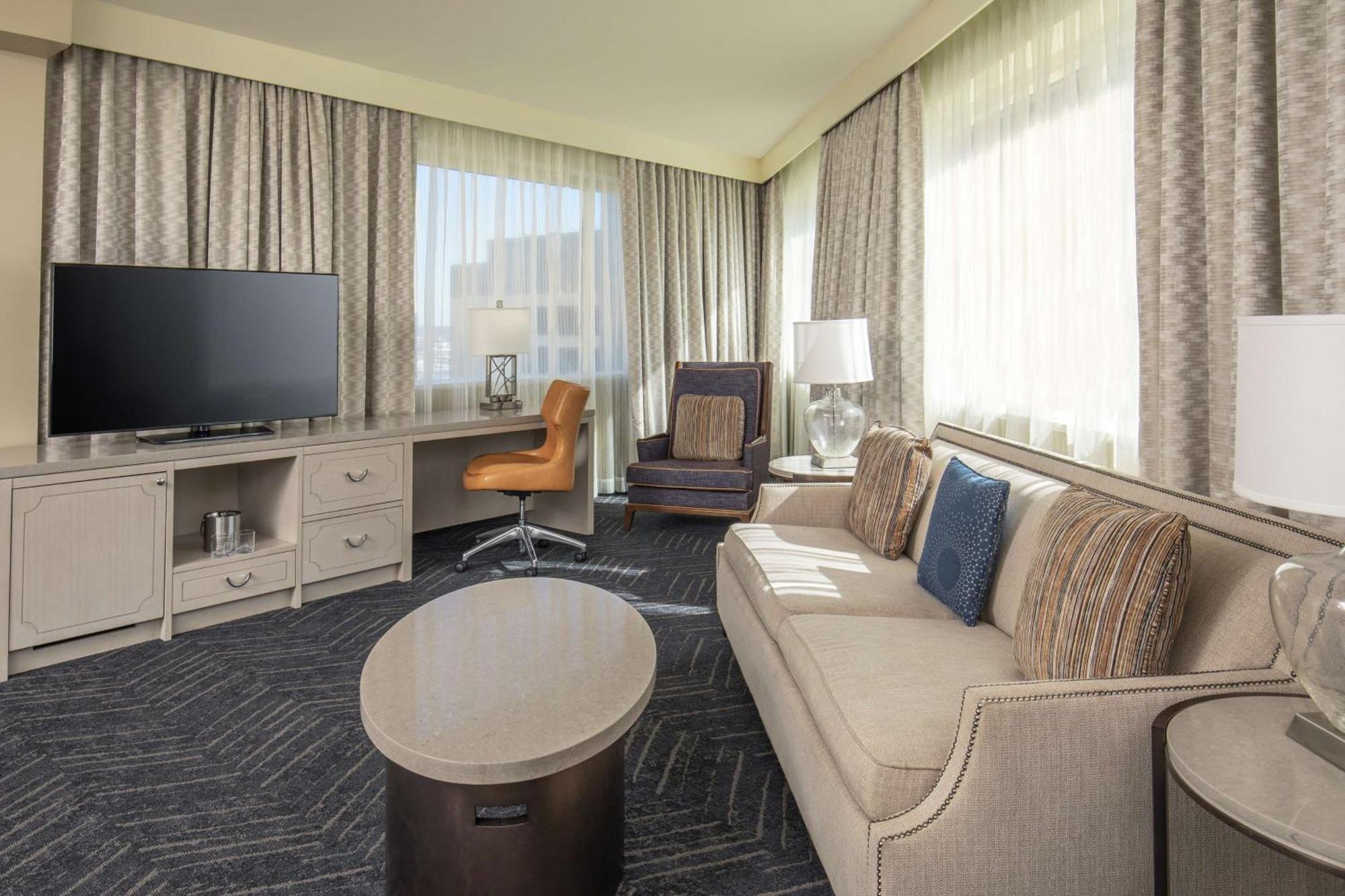 Doubletree By Hilton Hotel Nashville Downtown Экстерьер фото