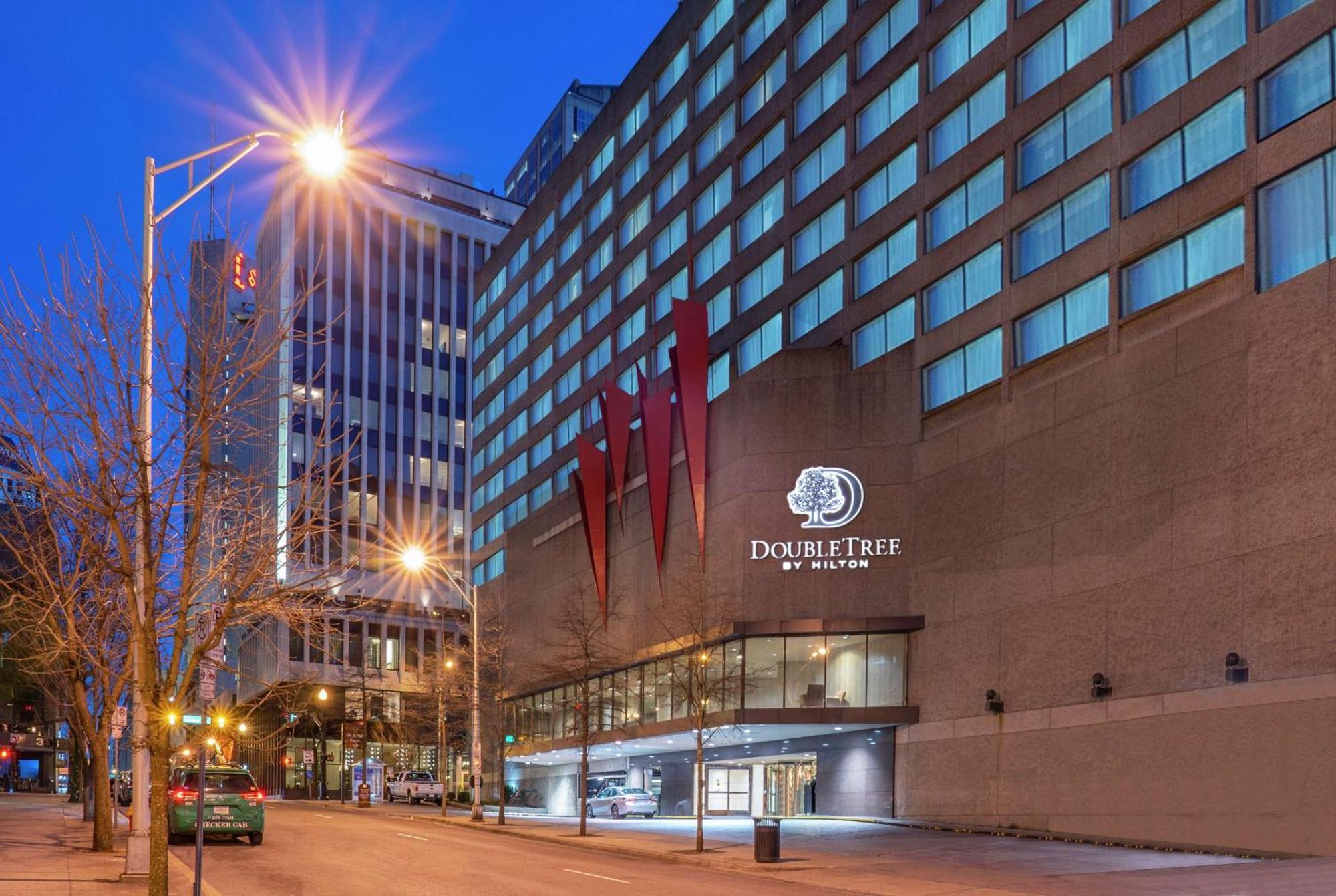 Doubletree By Hilton Hotel Nashville Downtown Экстерьер фото